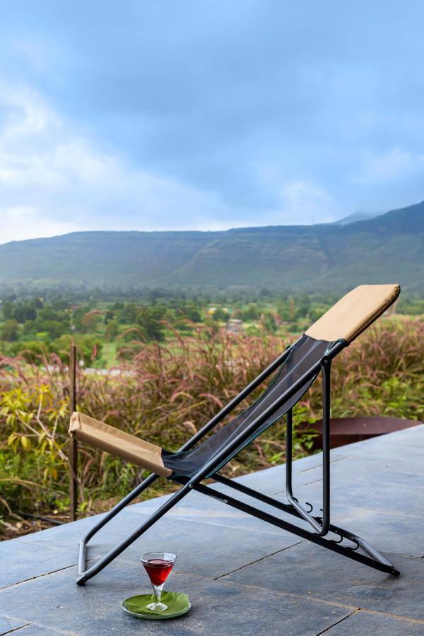 Saffronstays Zen, Igatpuri - Lake-View Villa With Indoor And Outdoor Games 外观 照片