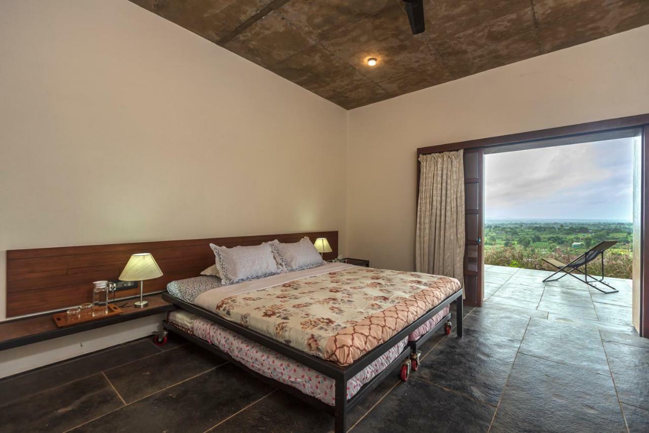 Saffronstays Zen, Igatpuri - Lake-View Villa With Indoor And Outdoor Games 外观 照片